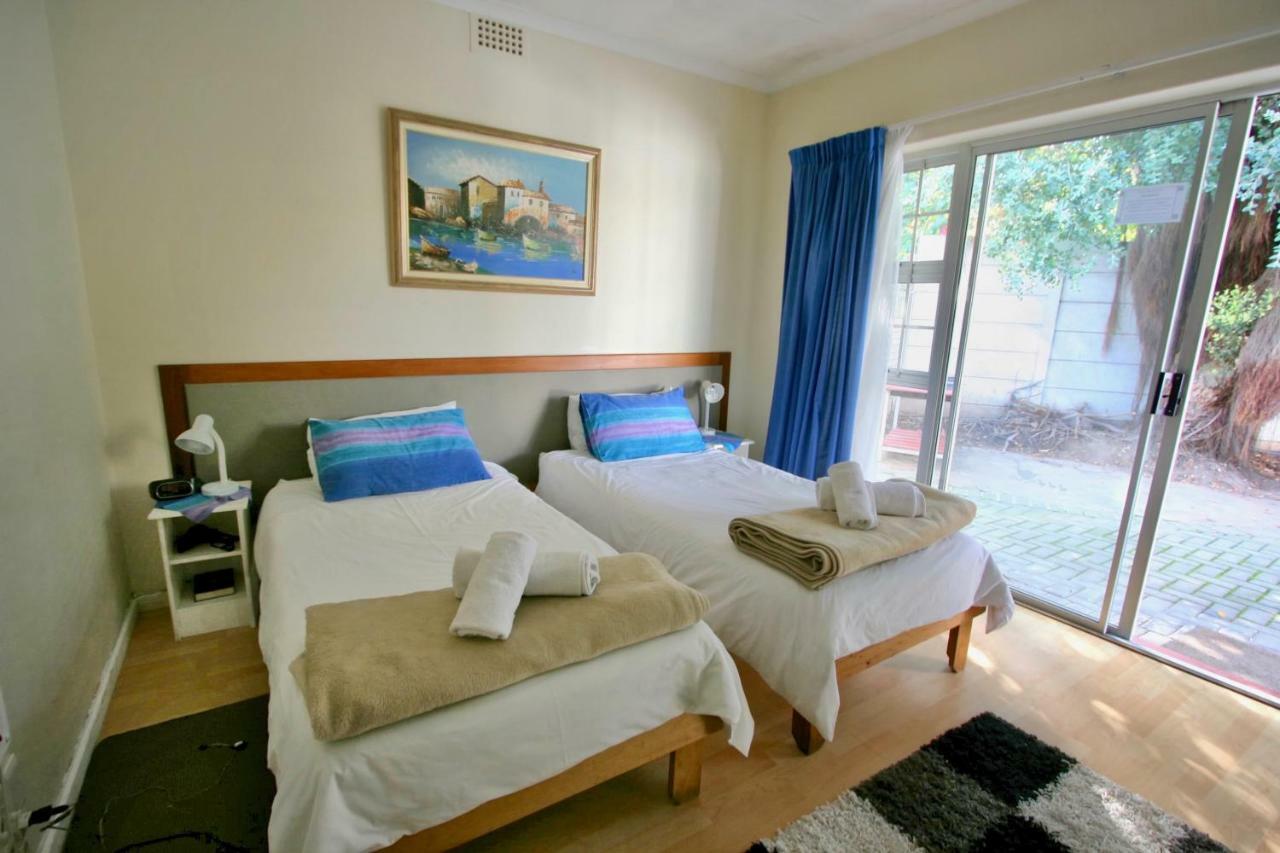 Clouds Guest House Durbanville Esterno foto