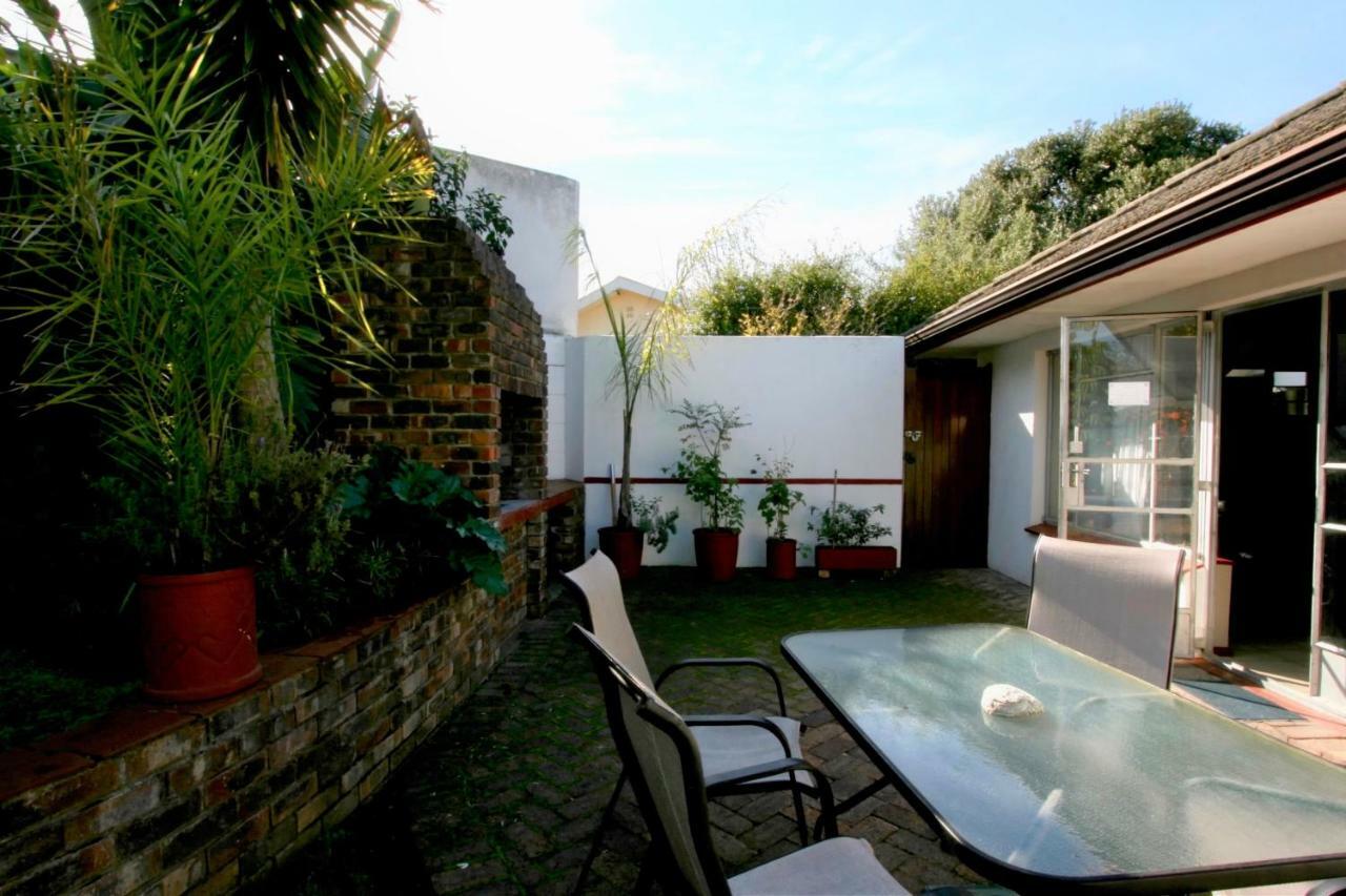 Clouds Guest House Durbanville Esterno foto